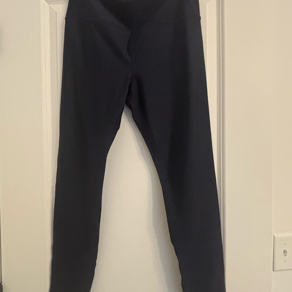 Athleta Elation sheen legging in navy 7/8 length
